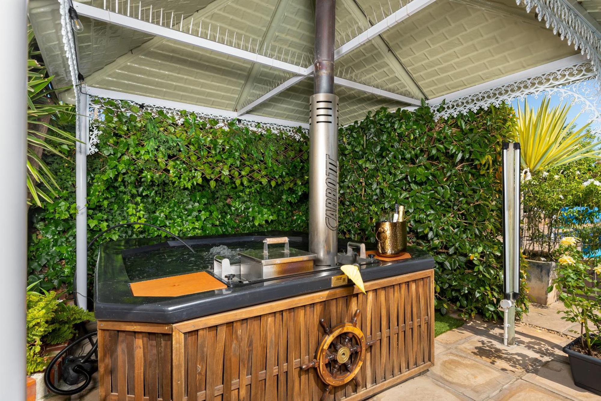 Meerendal Cottage-Affordable Luxury-Private Garden With Pool & Hot Tub Кейптаун Экстерьер фото